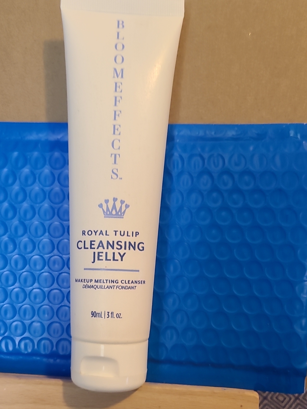 BloomEffects Royal Tulip Cleansing Jelly - White